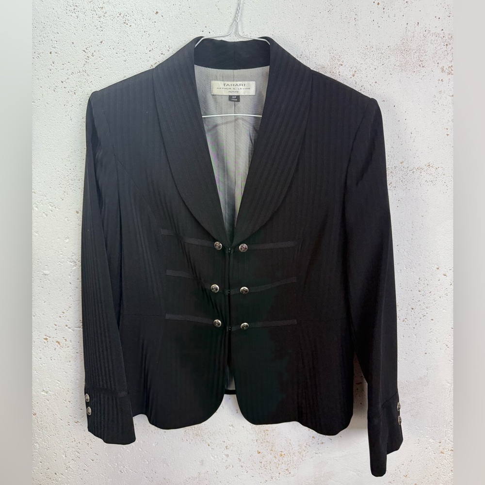 Vintage Tahari Black Double-Breasted Style Blazer Jacket in Black Size 12 Petite - Picture 10 of 10